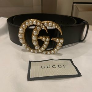 Gucci leather belt with Pearl GG